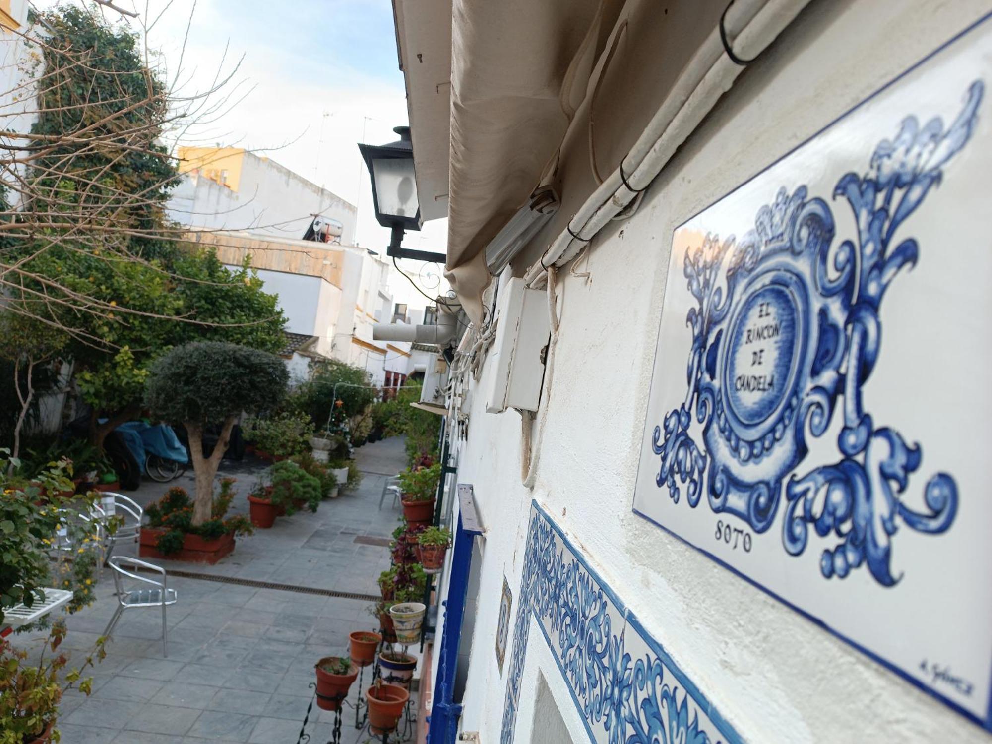 Tipico Y Pintoresco Patio De Vecinos, Con Encanto Séville Extérieur photo