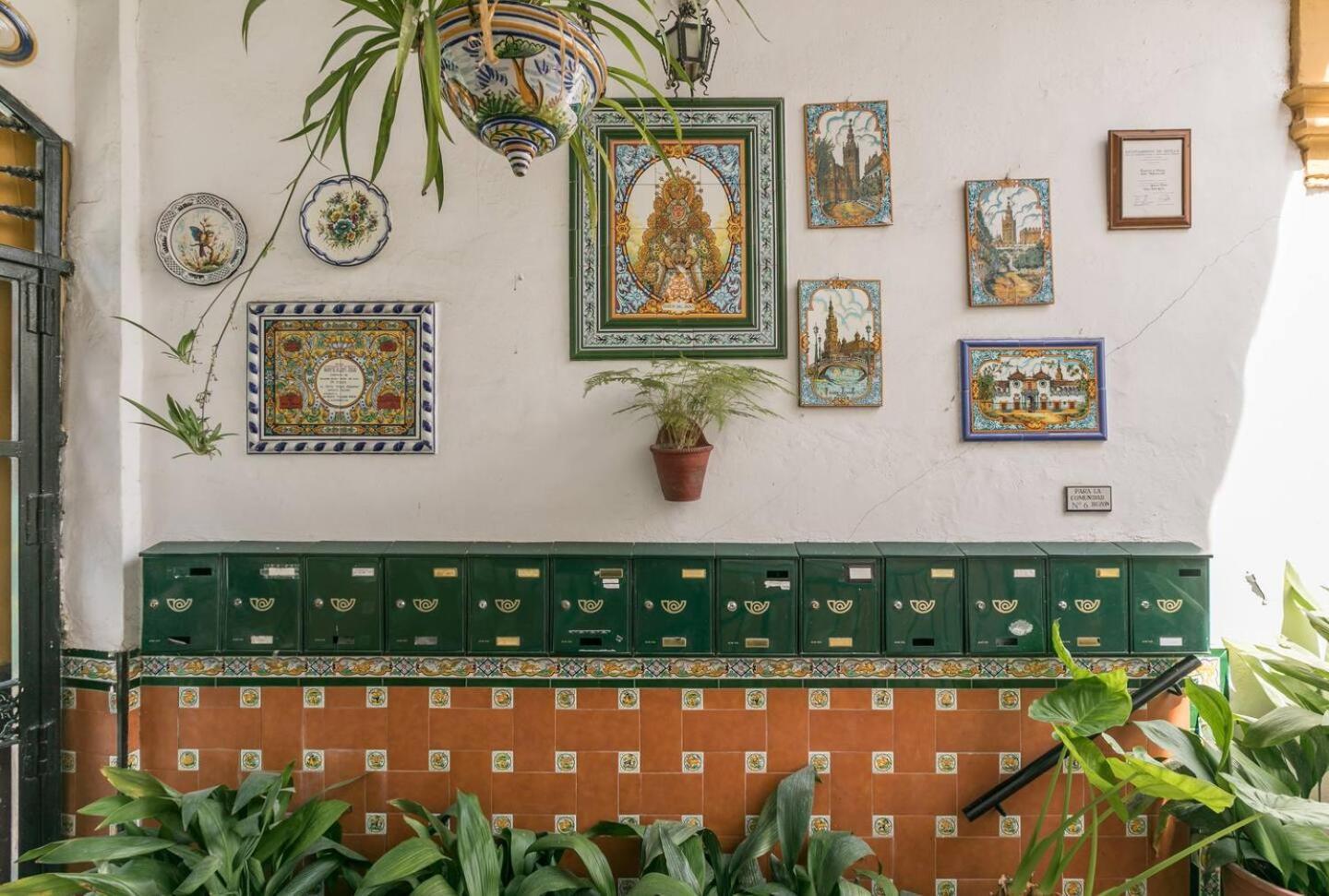 Tipico Y Pintoresco Patio De Vecinos, Con Encanto Séville Extérieur photo